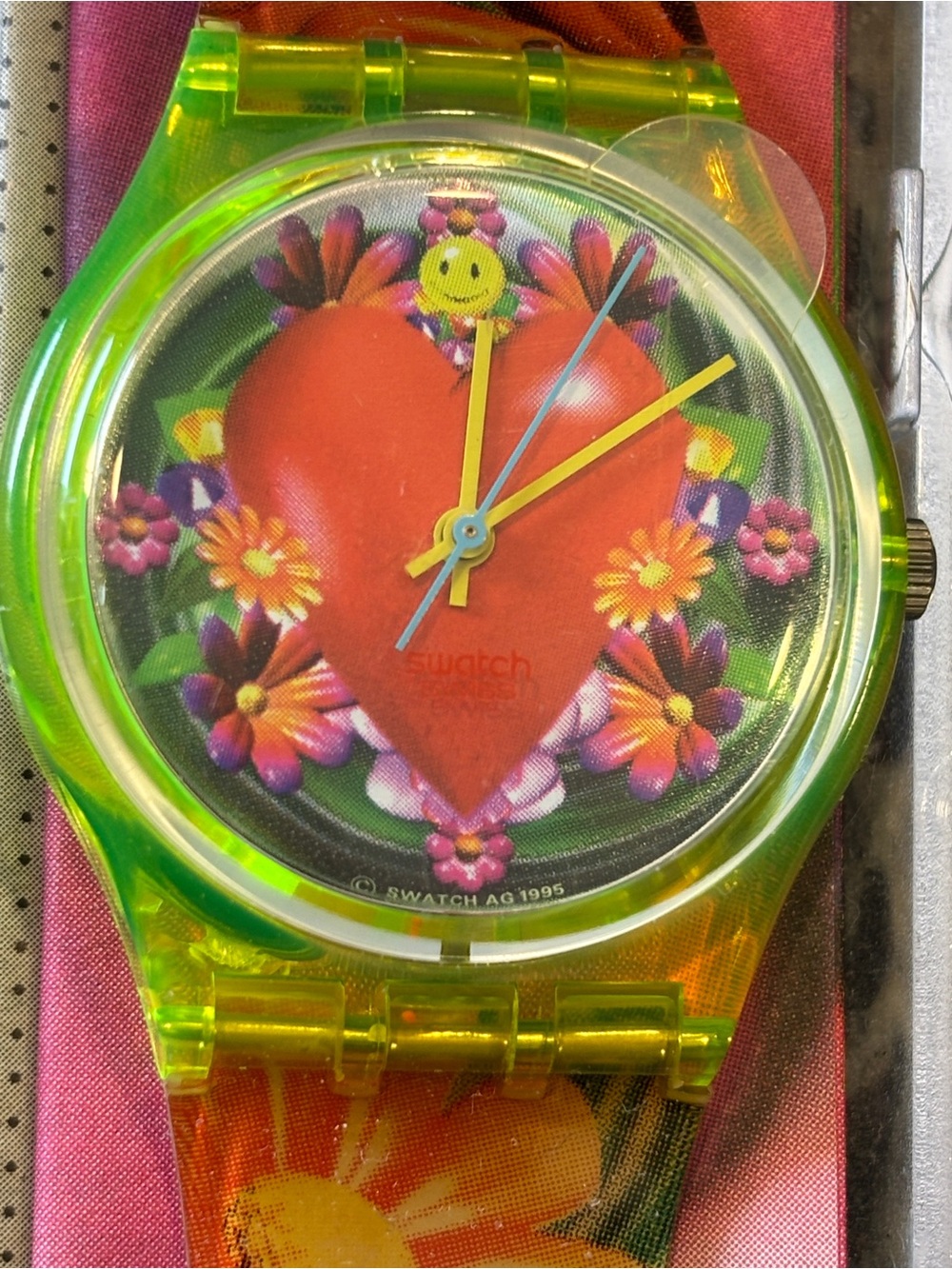 Swatch Artist Special GJ118 LOVE PEACE & HAPPINESS Micha Klein from 1996 NWT